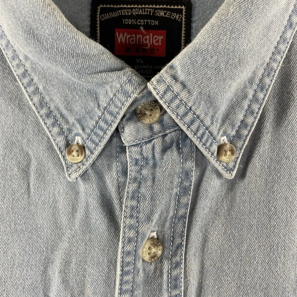 Wrangler Hero Shirt Mens XL Chambray Button Down Work Cotton Faded Blue Pocket